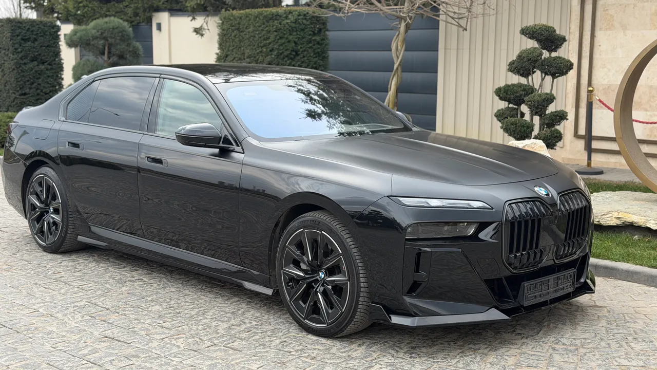 BMW 7 серії - фото 27