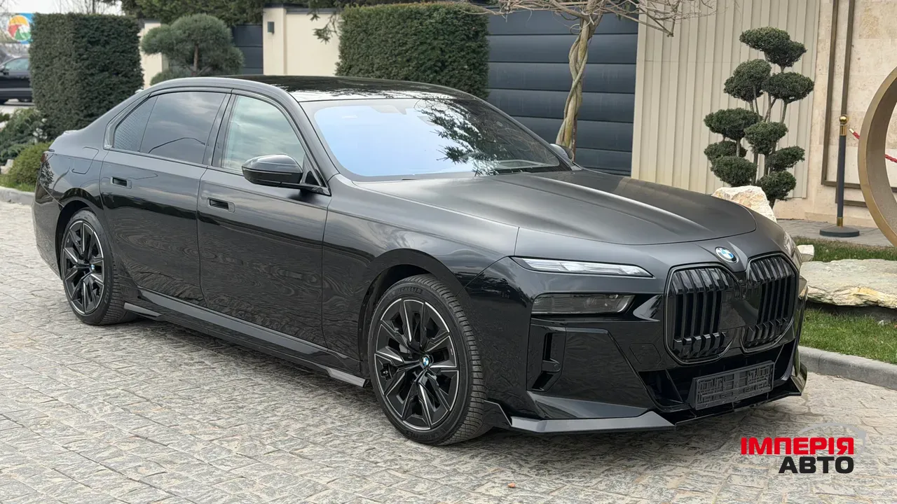 BMW 7 серії - фото 32