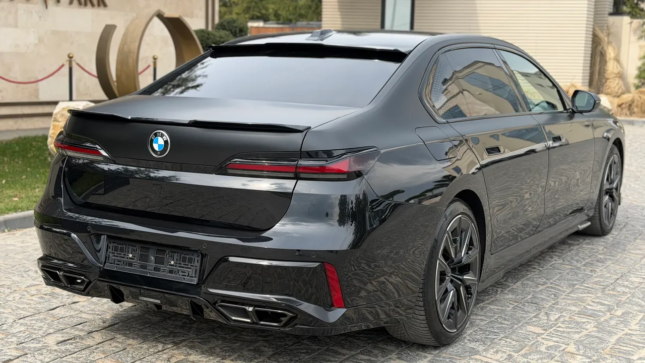 BMW 7 серії - фото 52