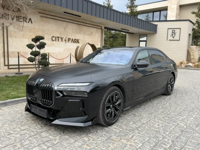 BMW 7 серії - фото 2