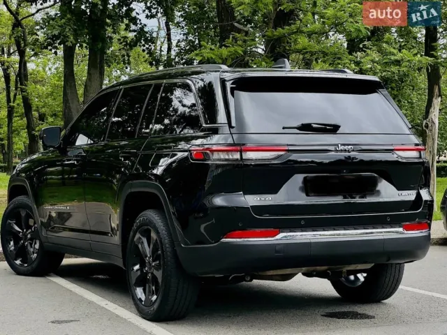 Jeep Grand Cherokee - фото 2