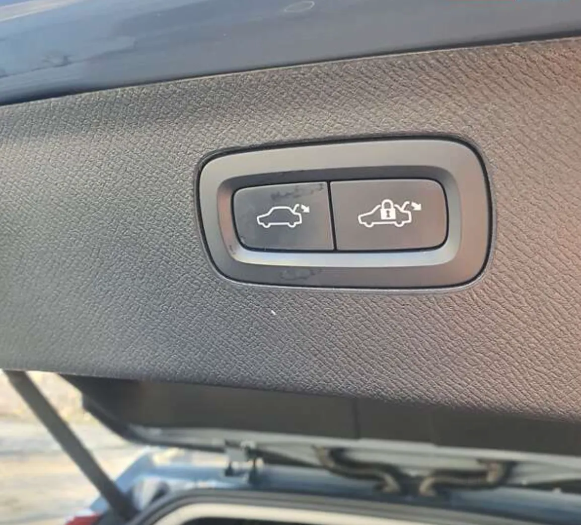 Volvo XC90 - фото 10