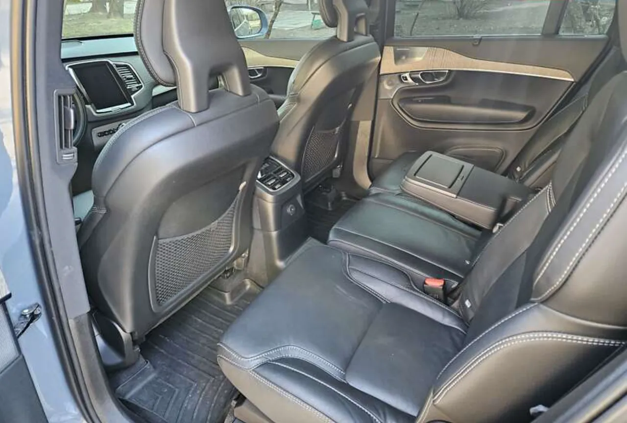 Volvo XC90 - фото 8