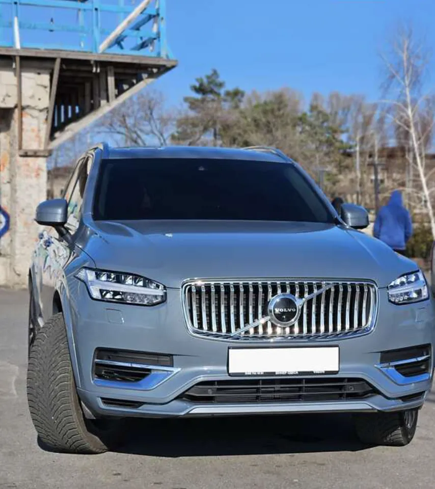 Volvo XC90 - фото 1