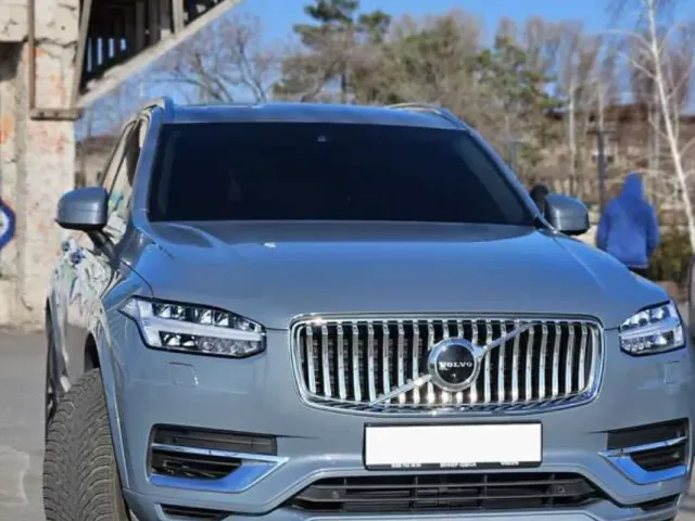 Volvo XC90 - фото 1