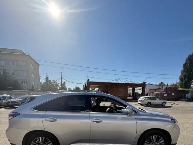 Lexus RX - фото 3