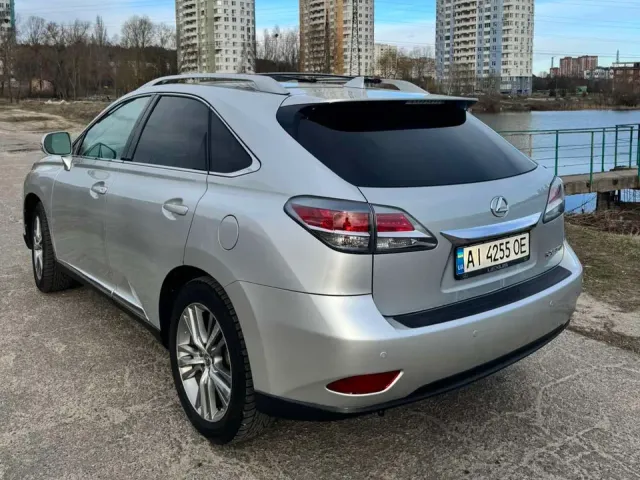 Lexus RX - фото 5