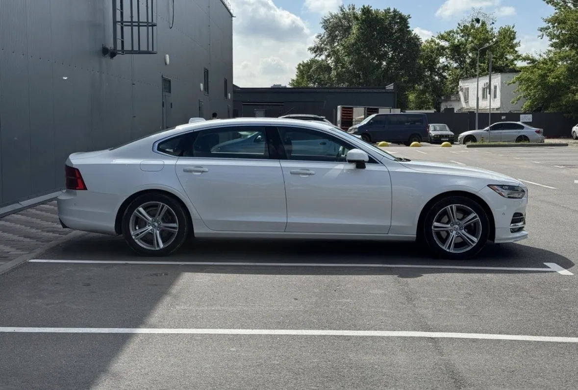 Volvo S90 - фото 2