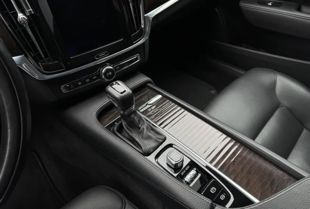 Volvo S90 - фото 25