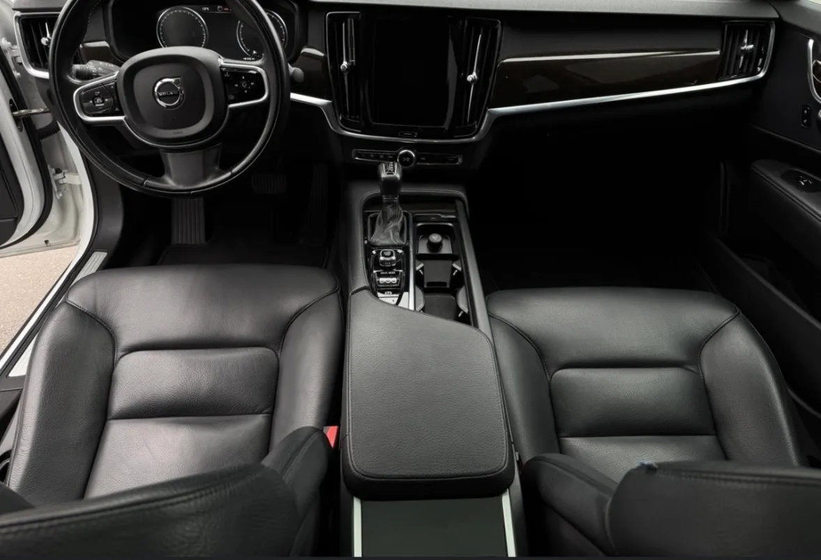 Volvo S90 - фото 17