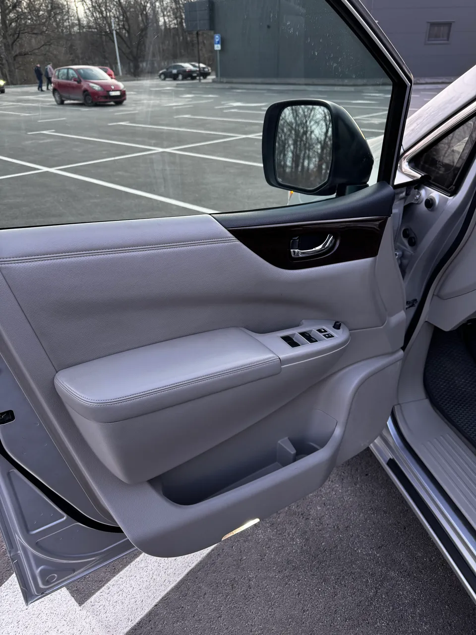 Nissan Quest - фото 17