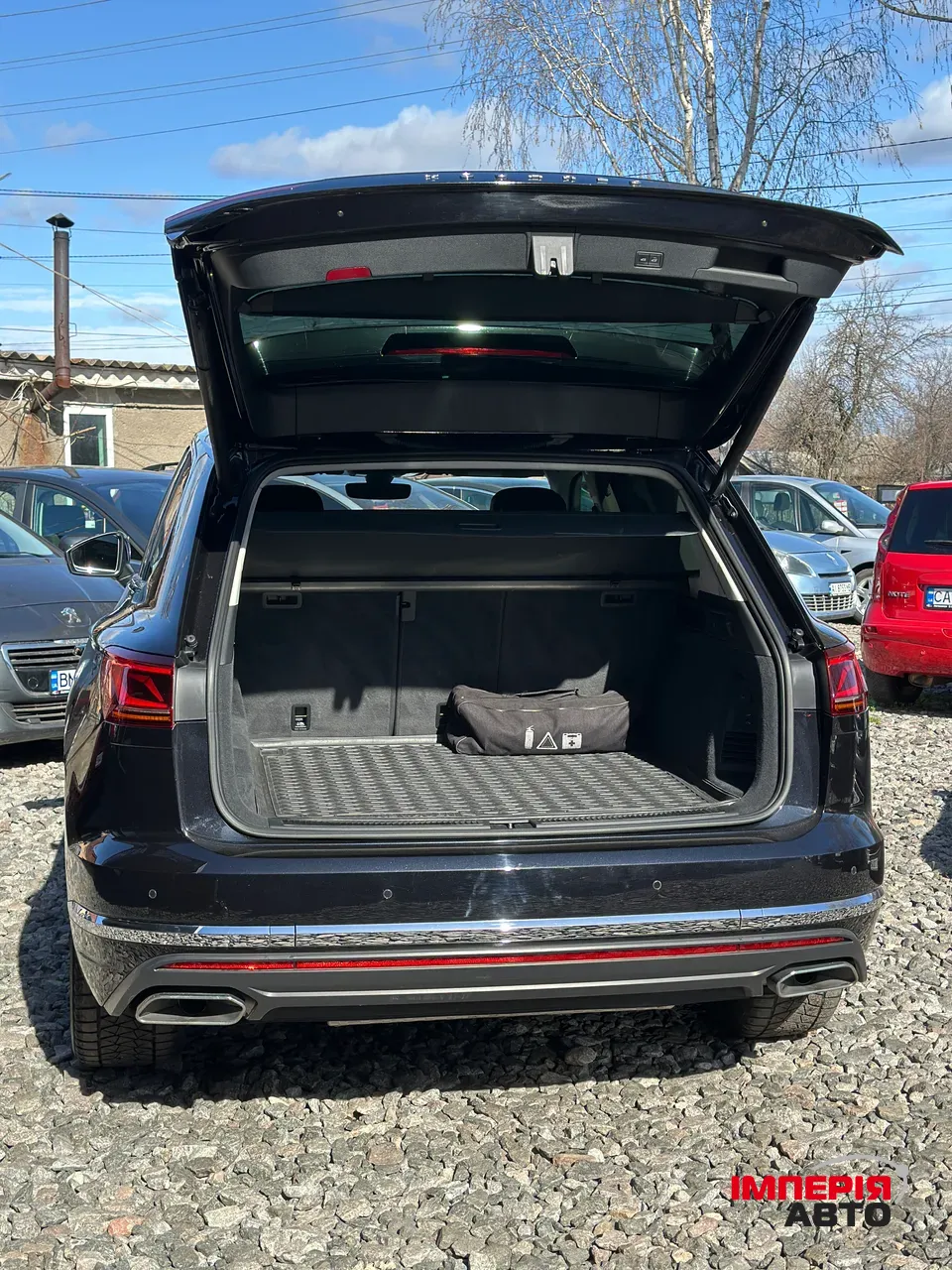 Volkswagen Touareg - фото 11