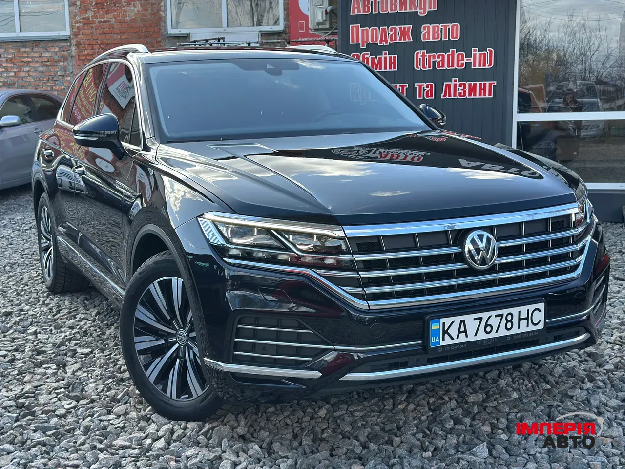 Volkswagen Touareg - фото 1