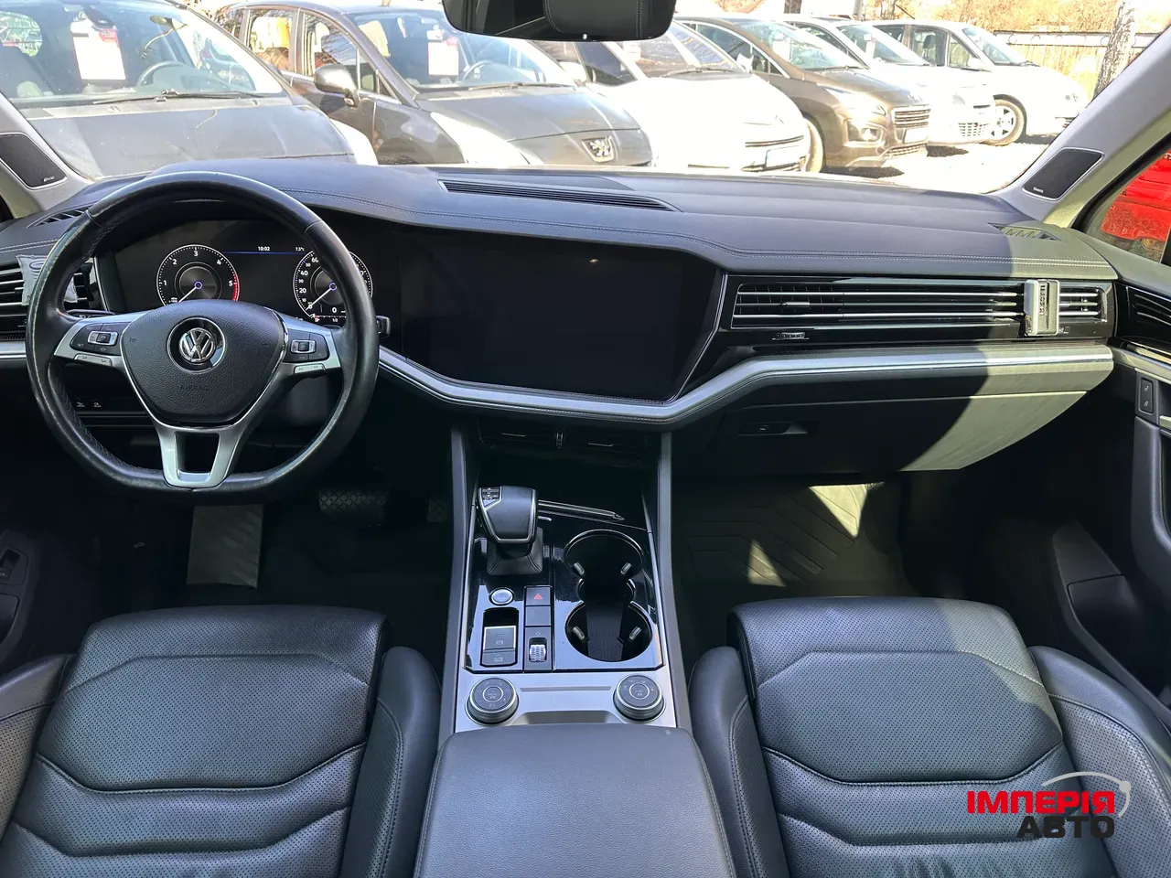 Volkswagen Touareg - фото 5