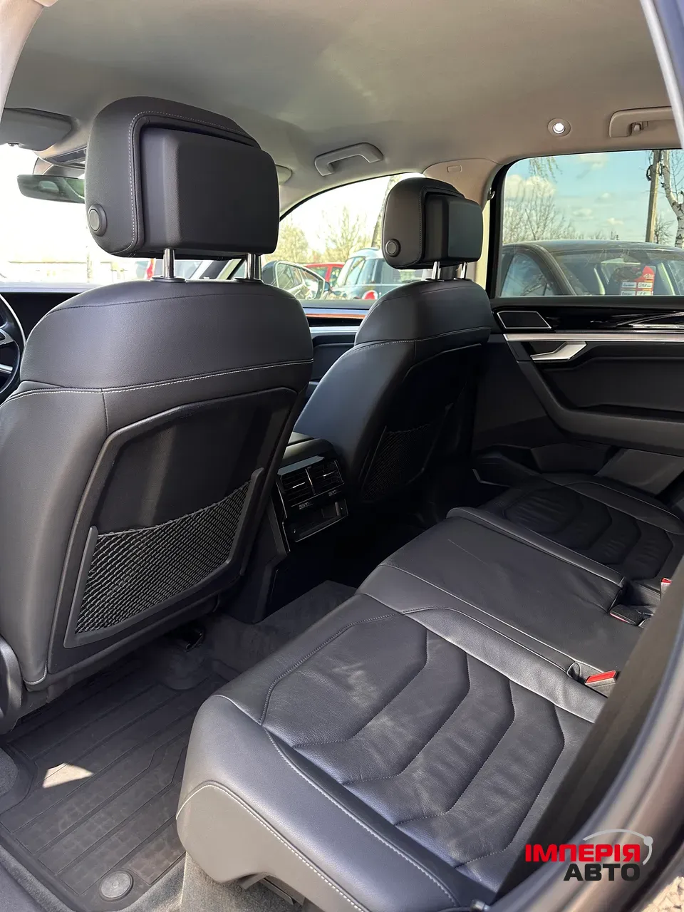 Volkswagen Touareg - фото 6