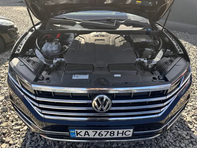 Volkswagen Touareg - фото 4