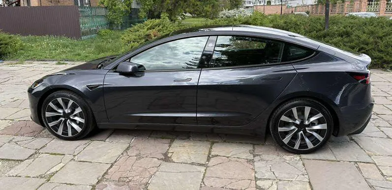 Tesla Model 3 - фото 6
