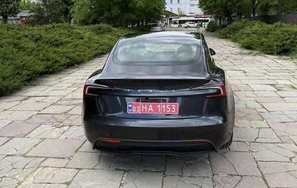 Tesla Model 3 - фото 5