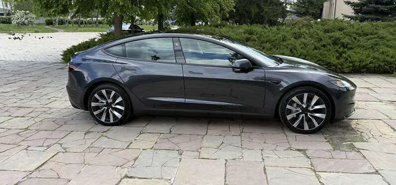 Tesla Model 3 - фото 3