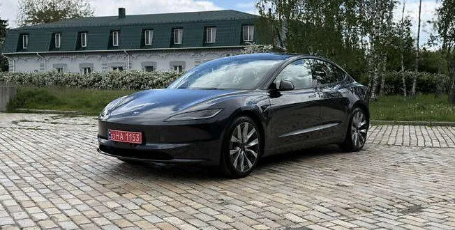 Tesla Model 3 - фото 7