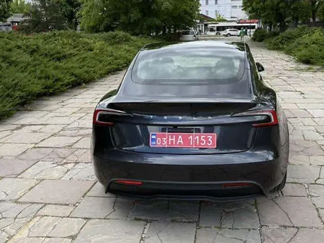 Tesla Model 3 - фото 5