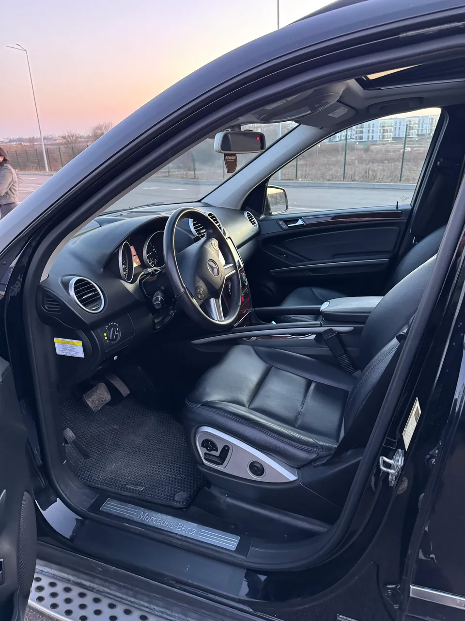 Mercedes-Benz M-Класс - фото 11