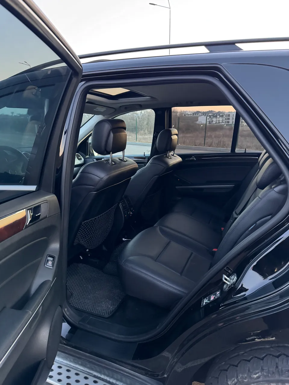 Mercedes-Benz M-Класс - фото 7