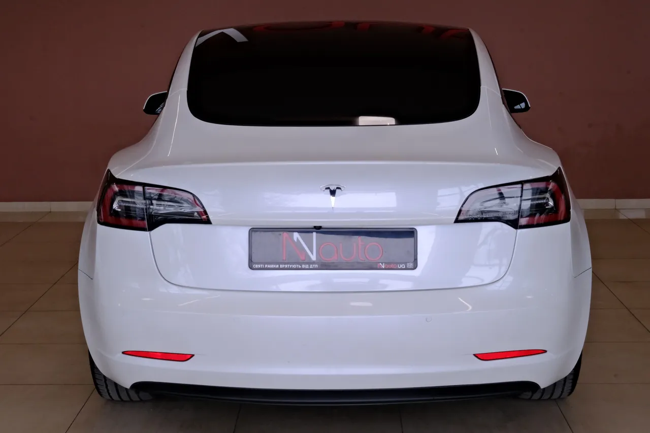 Tesla Model 3 - фото 6