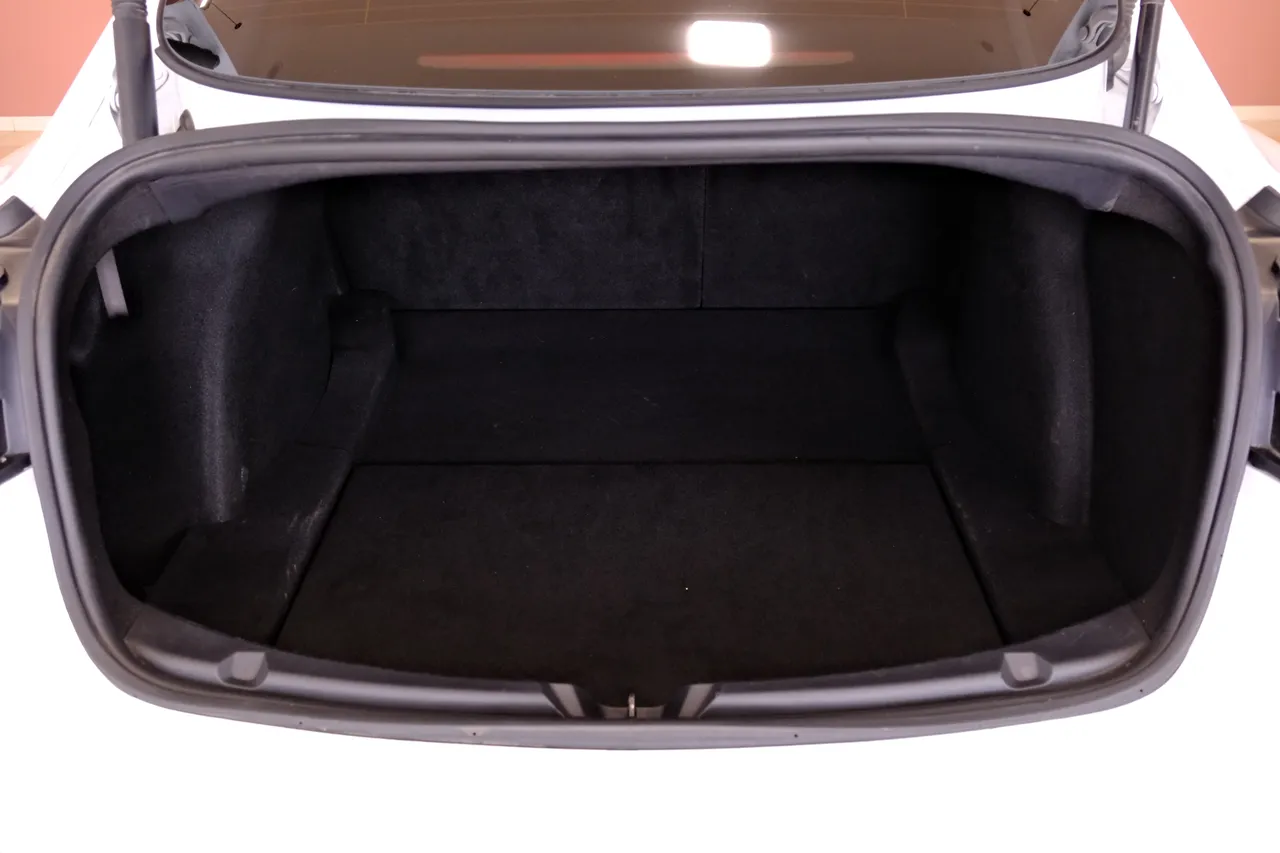 Tesla Model 3 - фото 9