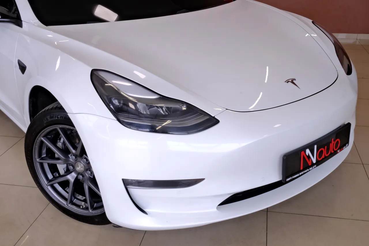 Tesla Model 3 - фото 3