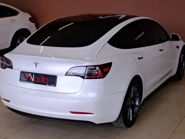 Tesla Model 3 - фото 5