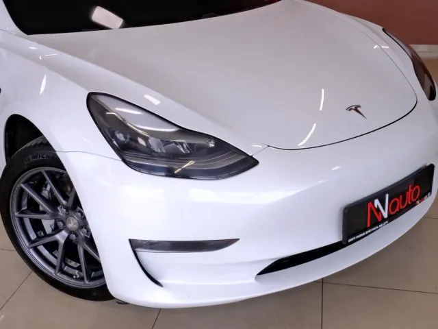 Tesla Model 3 - фото 3