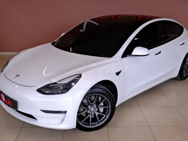 Tesla Model 3 - фото 2