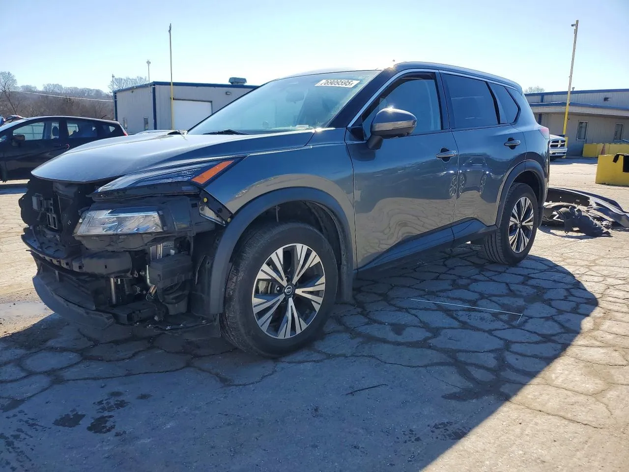 Nissan Rogue - фото 1