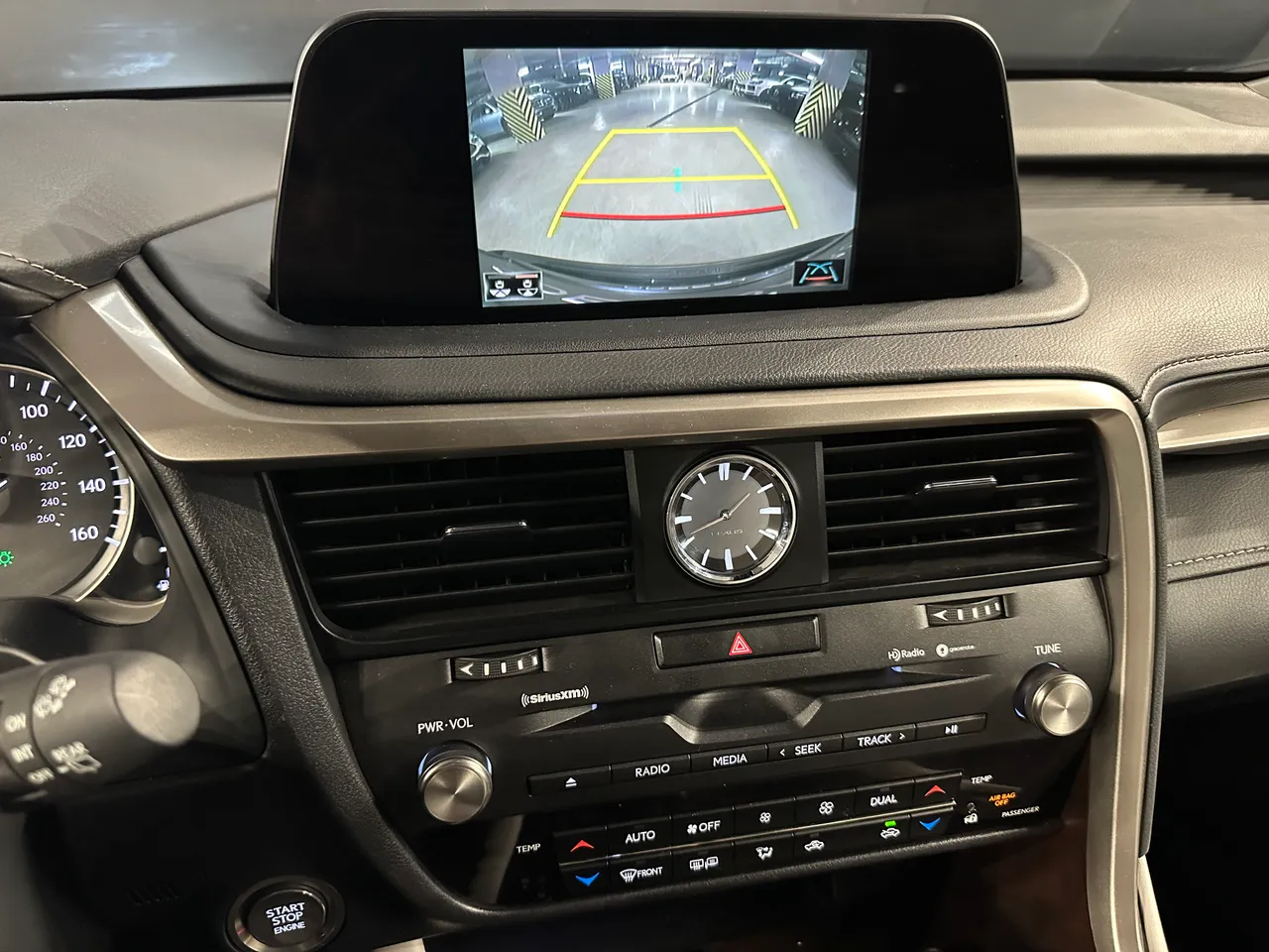 Lexus RX - фото 15