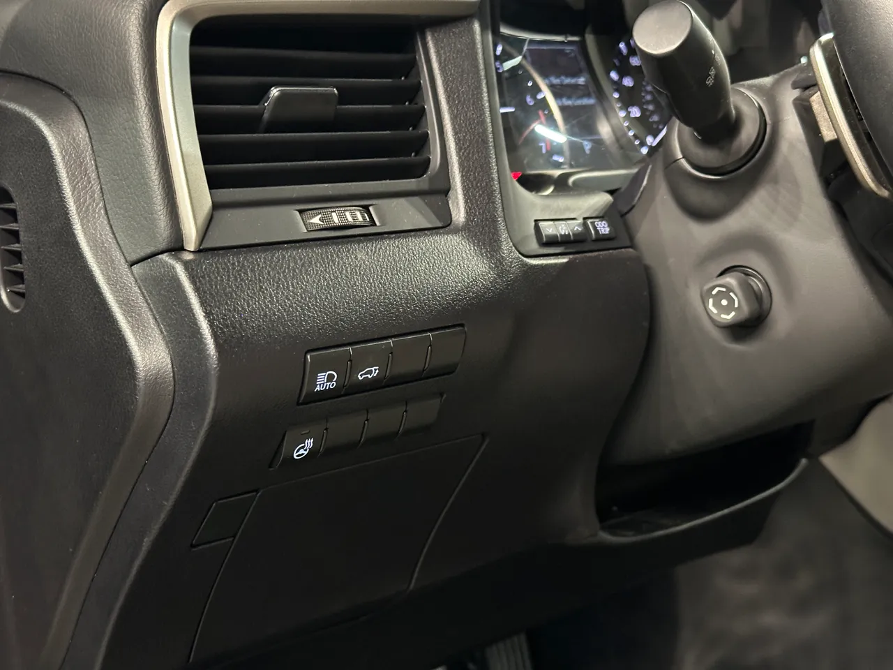 Lexus RX - фото 17