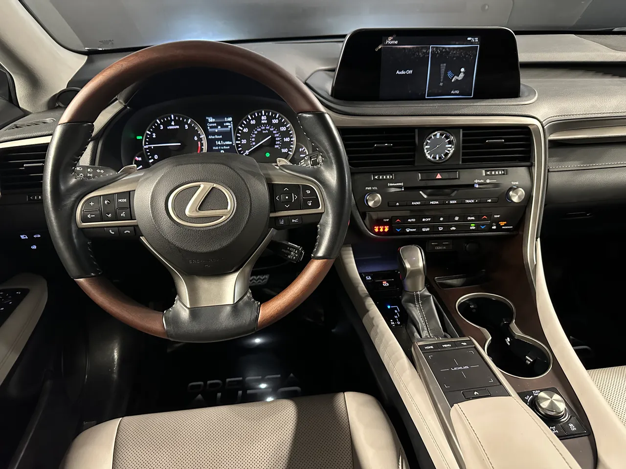 Lexus RX - фото 14