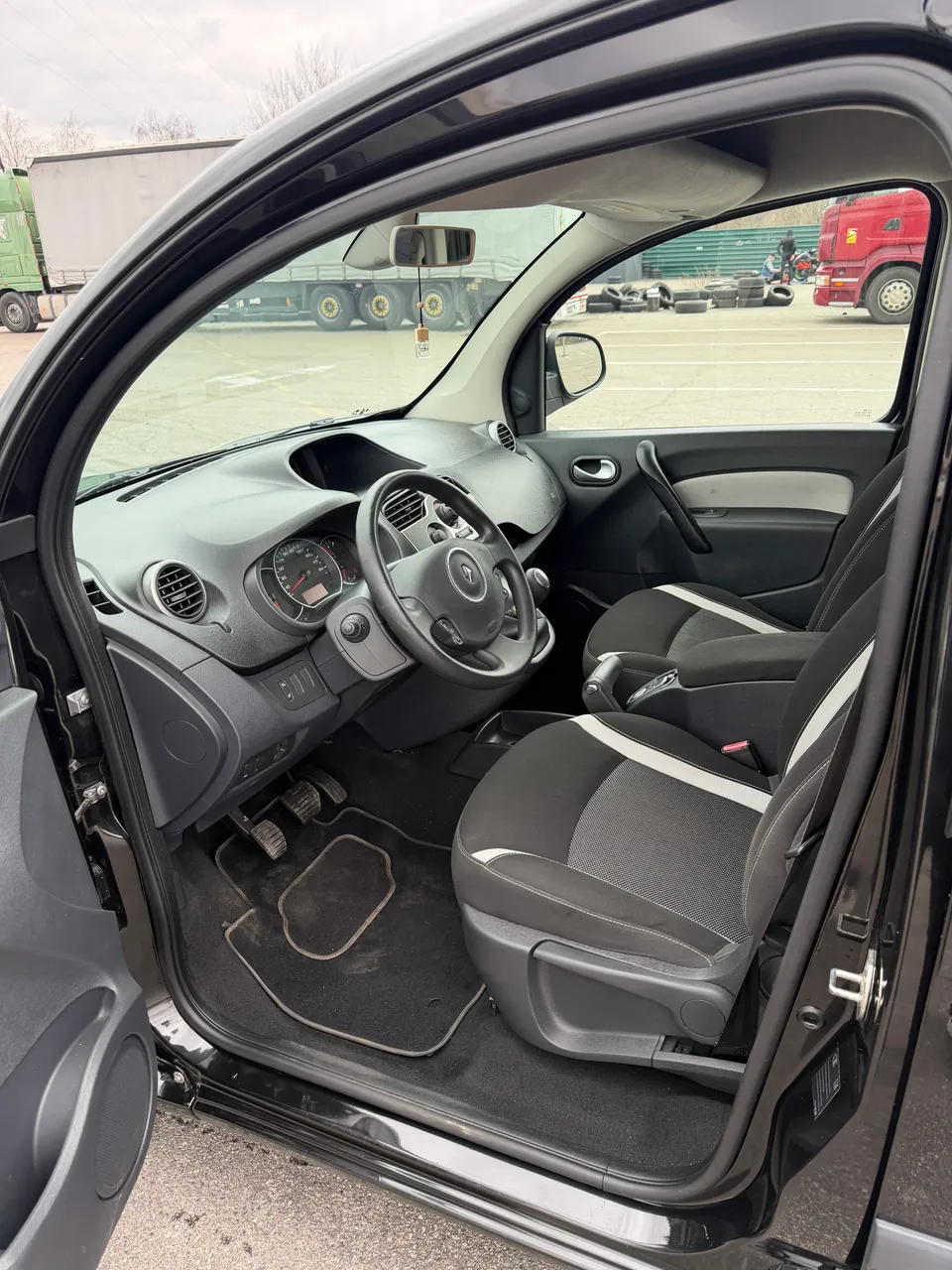 Renault Kangoo - фото 20