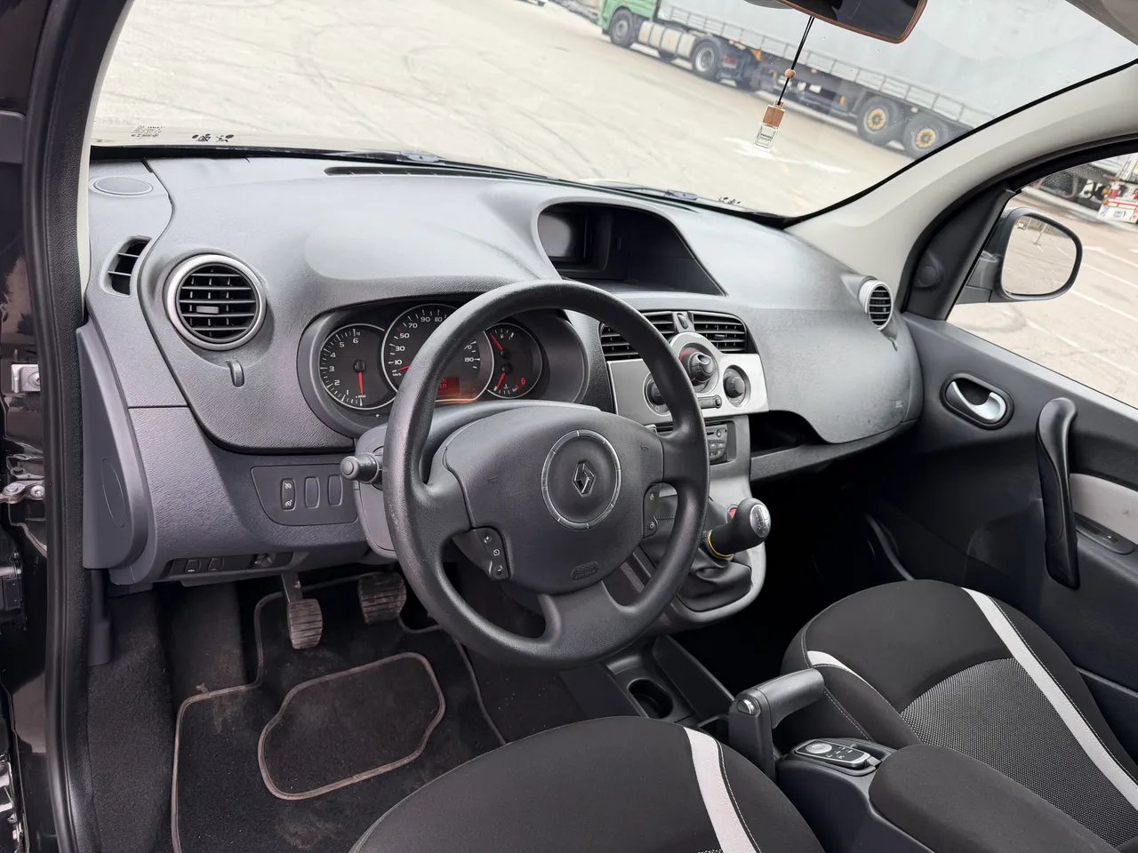 Renault Kangoo - фото 19