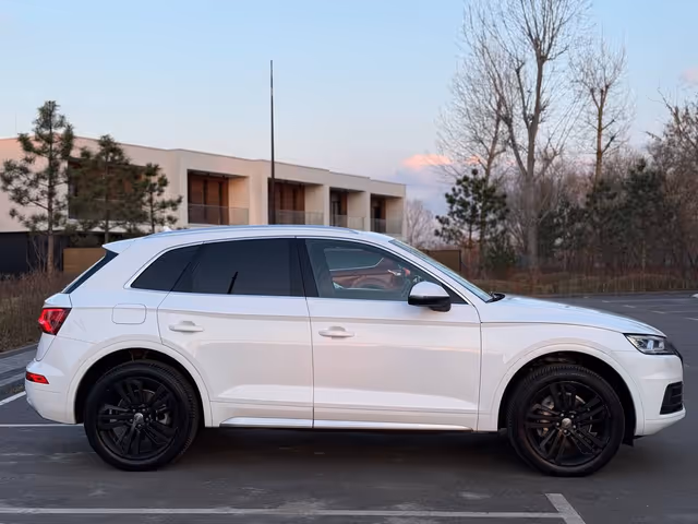 Audi Q5 - фото 3