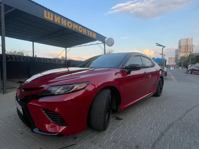 Toyota Camry - фото 2