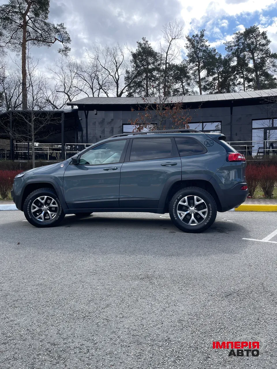 Jeep Cherokee - фото 10