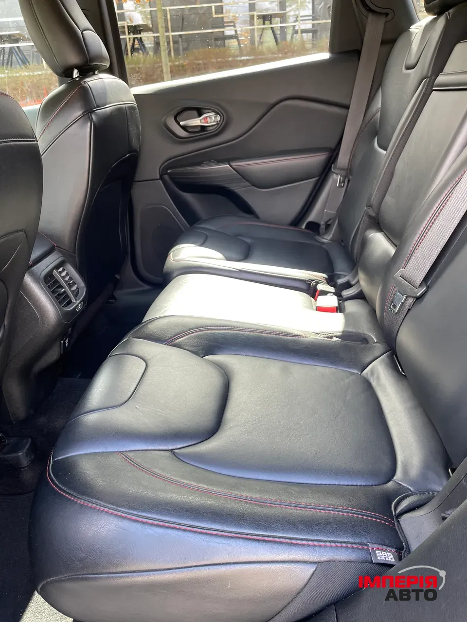 Jeep Cherokee - фото 19