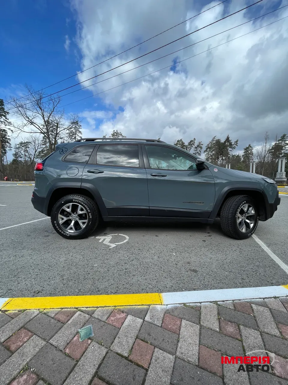 Jeep Cherokee - фото 5