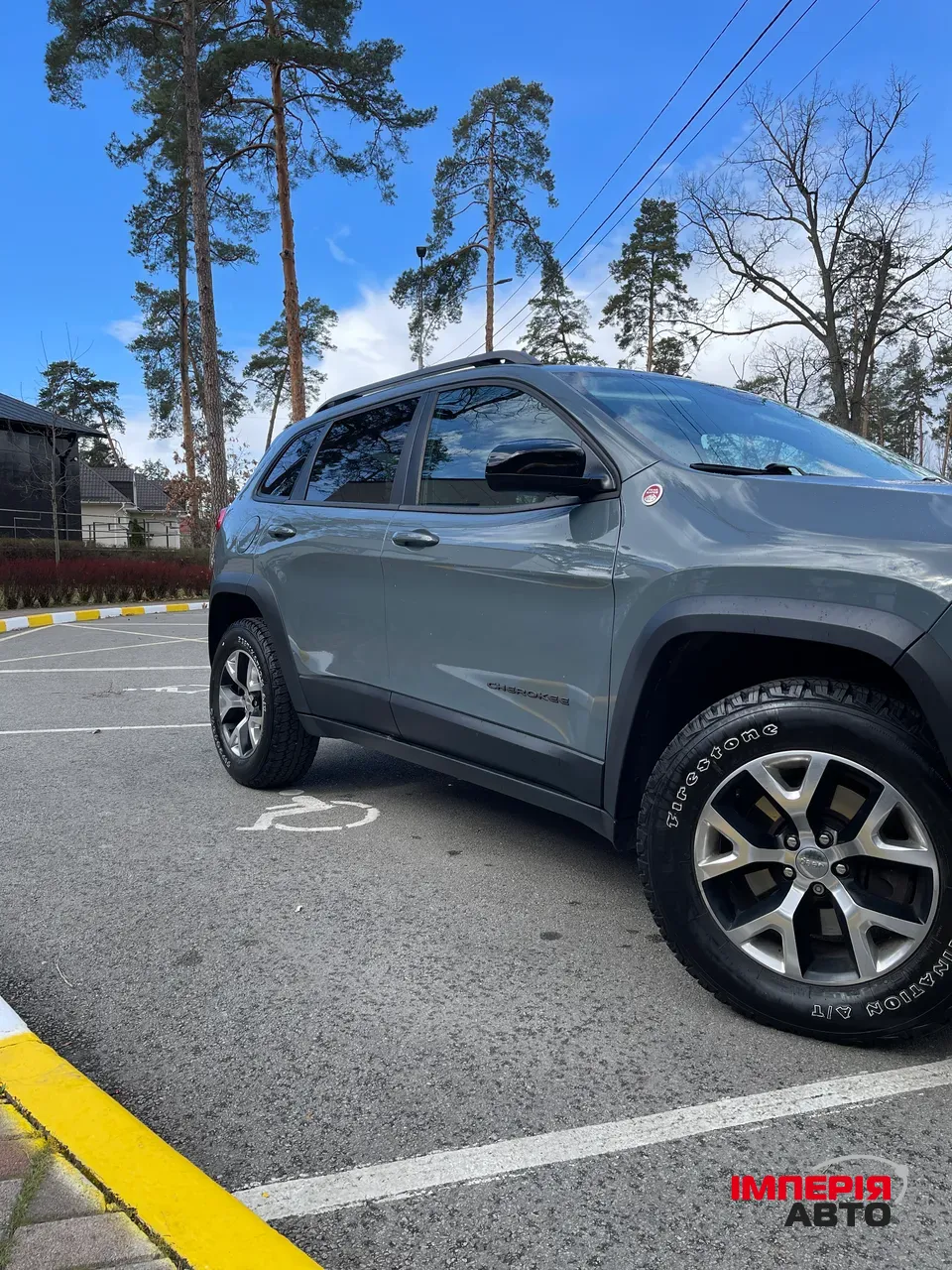 Jeep Cherokee - фото 4