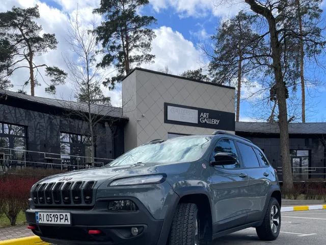 Jeep Cherokee - фото 1