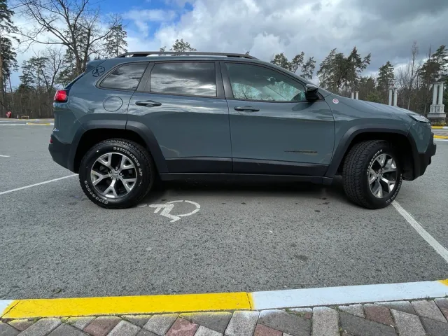 Jeep Cherokee - фото 5