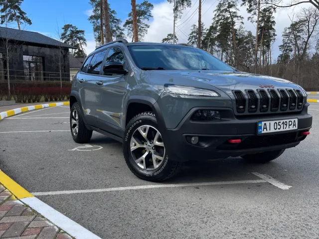 Jeep Cherokee - фото 3