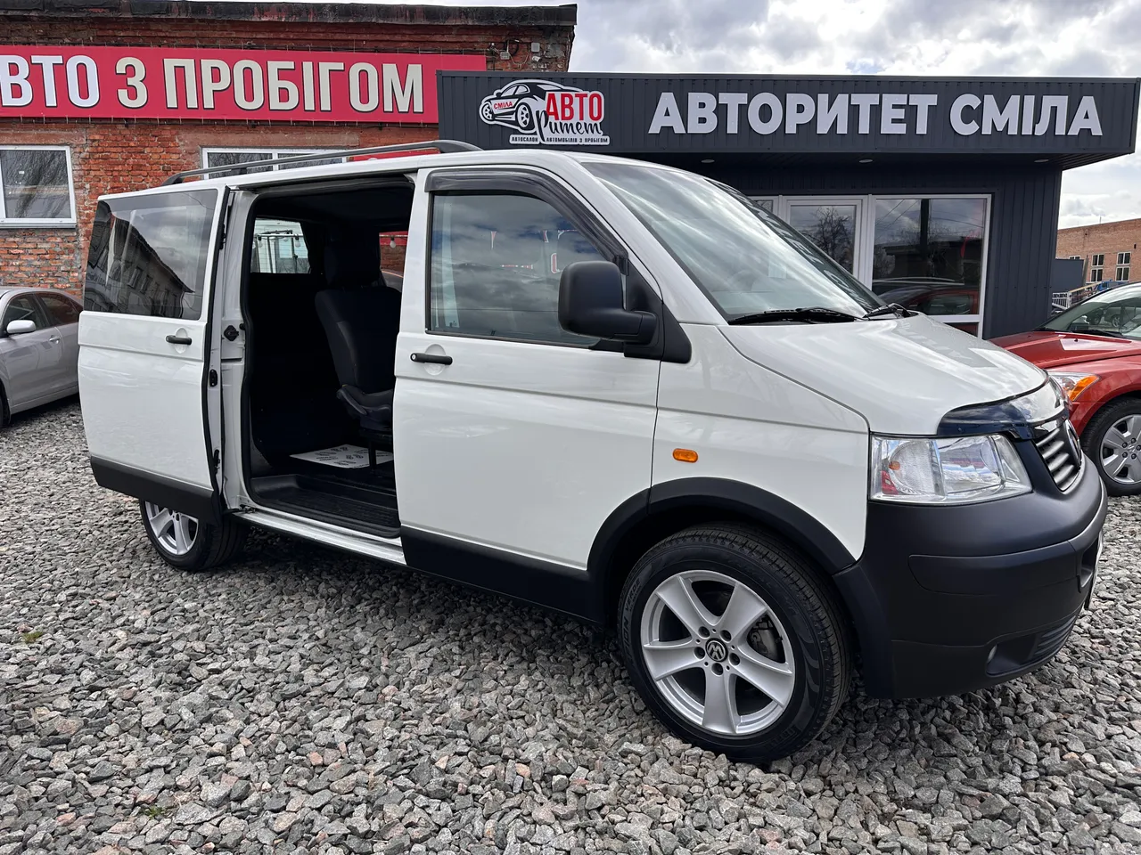 Volkswagen Transporter - фото 5