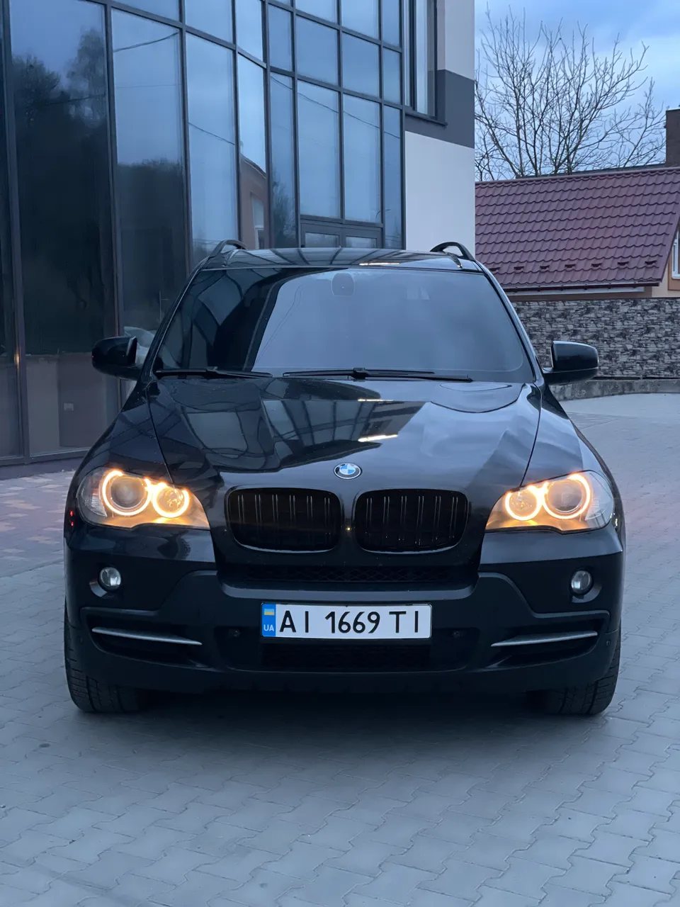 BMW X5 - фото 1